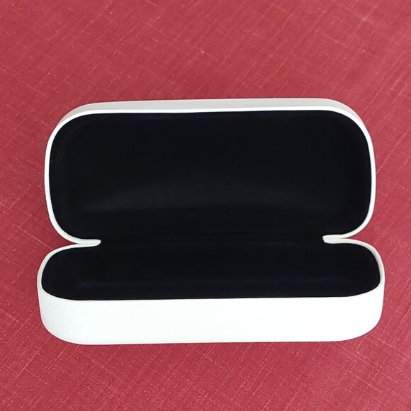 Nine West White Hinged Hard Clamshell Sunglass Case - Picture 3 of 12